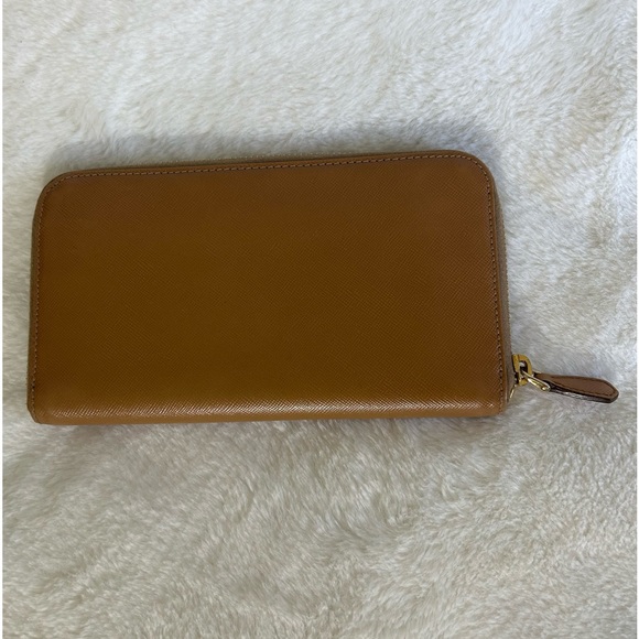 Authentic Vintage Prada Caramel Wallet - Picture 4 of 12